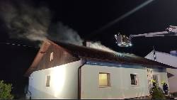 Aschbach: Acht Feuerwerhren bei Wohnhausbrand mit zwei Verletzten