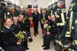 Valentinsgruß an Feuerwehrfrauen im Bezirk Amstetten: Dank für tolle Leistungen